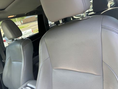 Used 2016 Toyota Highlander Limited image 16