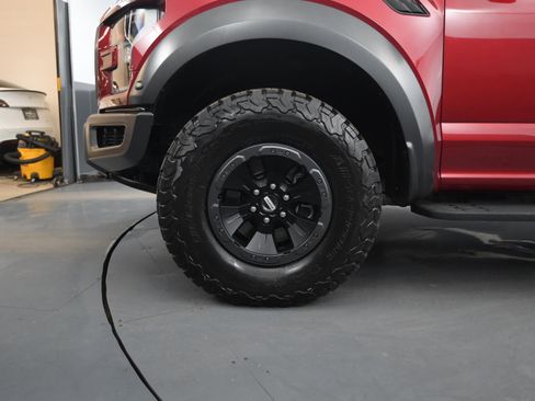 Used 2018 Ford F150 Raptor w/ Equipment Group 801A Mid image 13