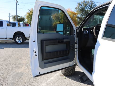 Used 2015 Ford F250 XLT image 12