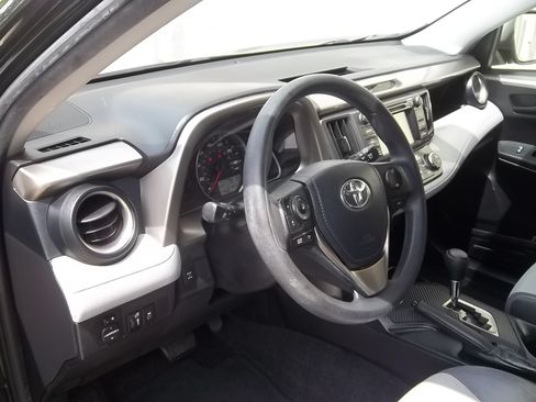 Used 2013 Toyota RAV4 AWD XLE image 21