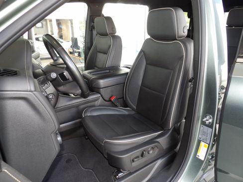 Used 2024 Chevrolet Tahoe Premier image 18