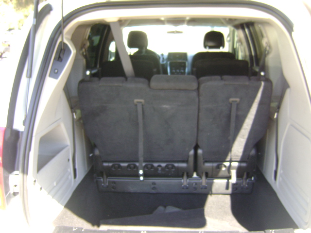 Used 2015 Dodge Grand Caravan SXT FWD image 10
