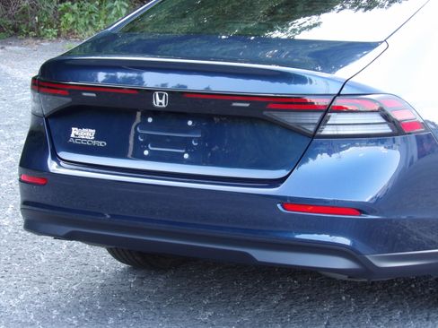 Used 2024 Honda Accord EX image 10