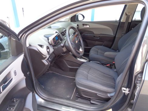 Used 2016 Chevrolet Sonic LT Hatchback FWD image 4
