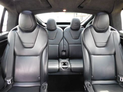 Used 2016 Tesla Model X P90D image 23