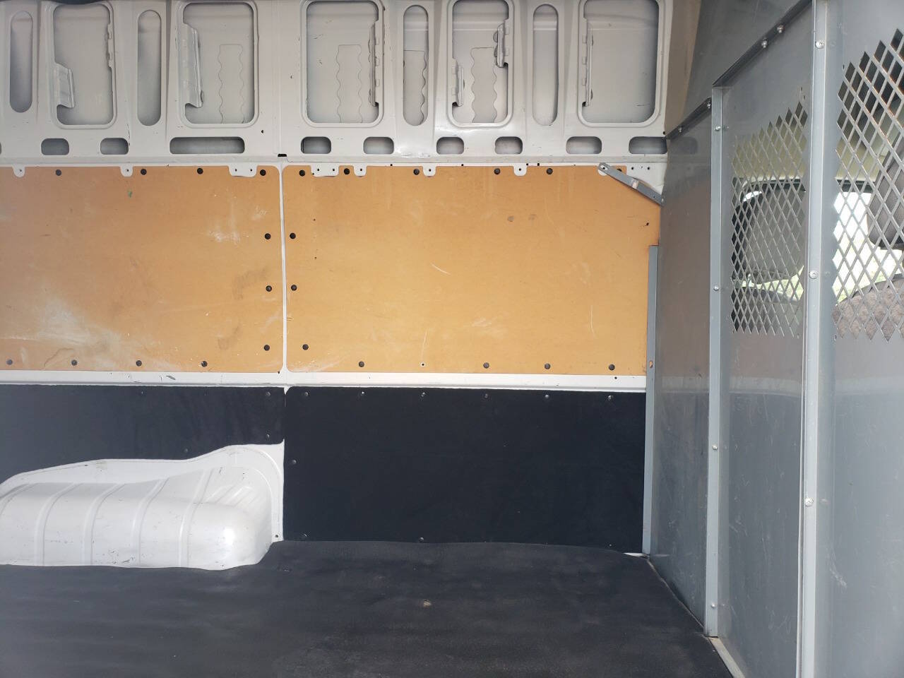 Used 2021 Nissan NV 2500 High Roof RWD image 5