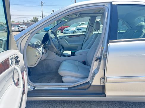 Used 2001 Mercedes-Benz C 320 Sedan image 16