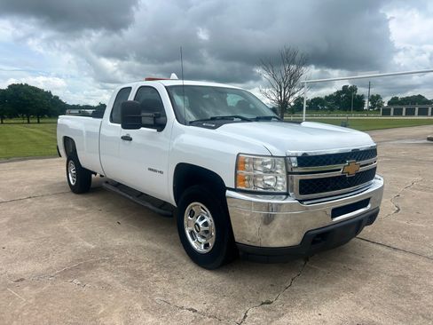 Used 2013 Chevrolet Silverado 2500 2WD Extended Cab image 3