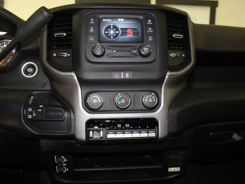 Used 2019 RAM 3500 Tradesman image 23