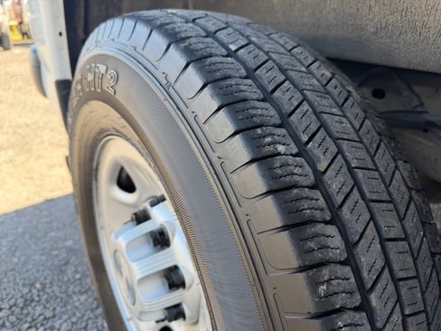 Used 2020 Chevrolet Express 3500 image 19