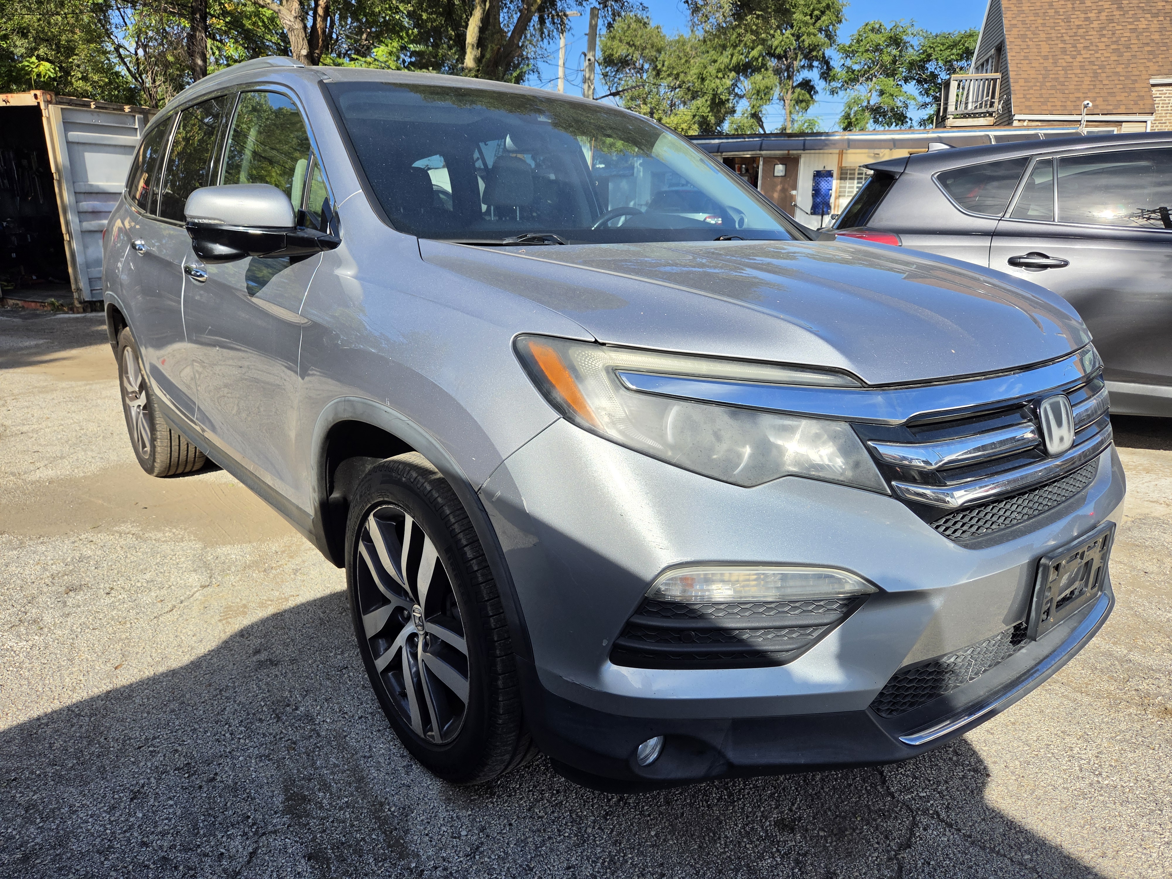 Used 2018 Honda Pilot AWD Touring image 2