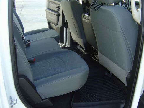 Used 2018 RAM 1500 Express image 13