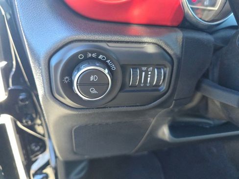 Used 2020 Jeep Gladiator Rubicon image 25