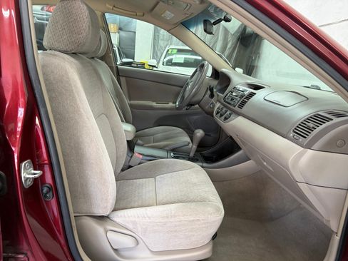 Used 2002 Toyota Camry V6 FWD image 13