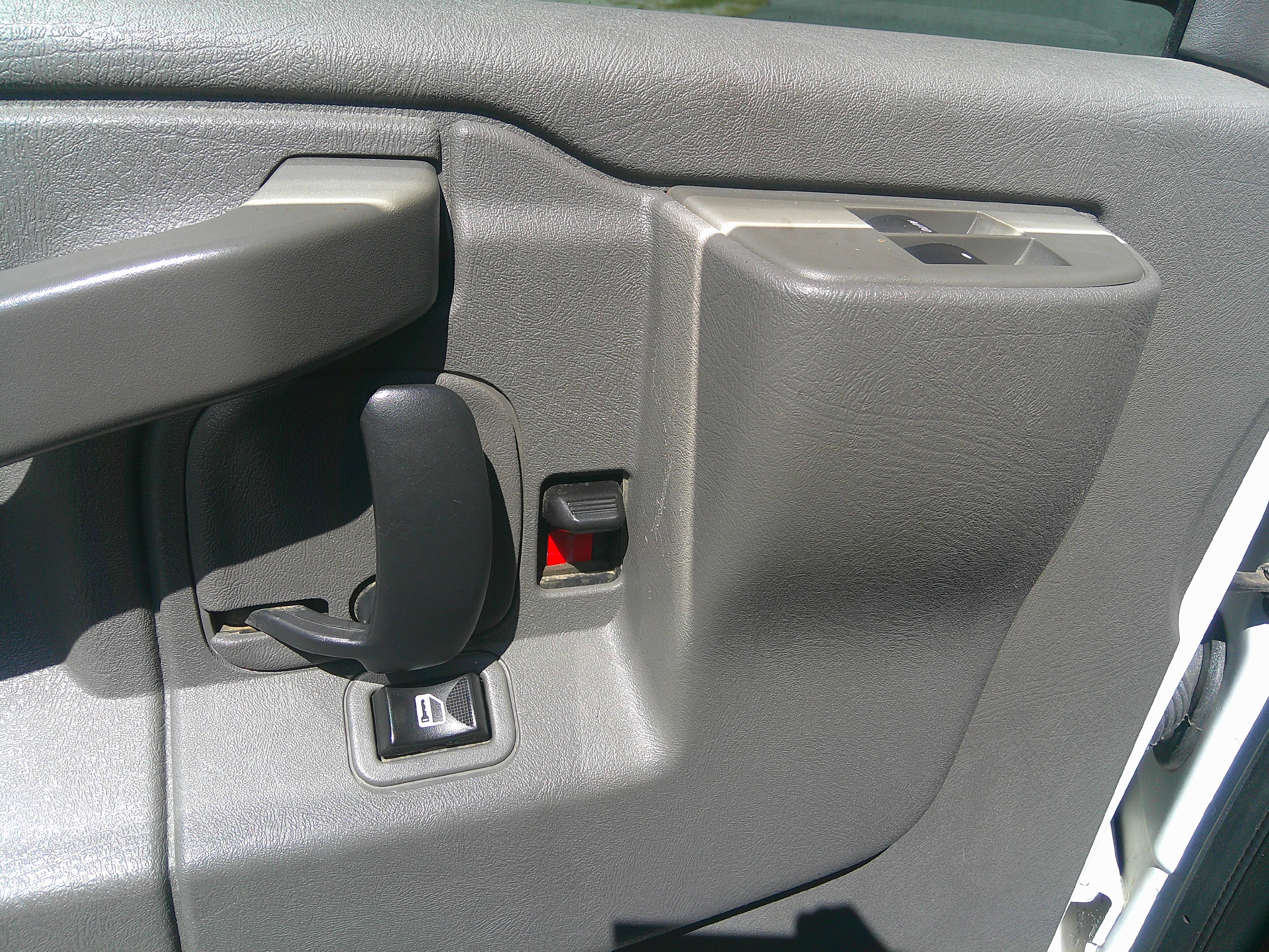 Used 2018 Chevrolet Express 2500 Extended RWD image 16