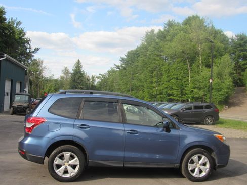 Used 2016 Subaru Forester 2.5i Premium AWD/4WD image 9