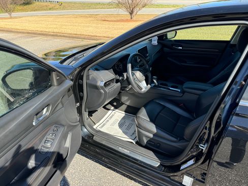 Used 2019 Nissan Altima 2.5 SR image 12