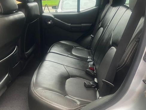 Used 2015 Nissan Xterra 4WD image 8
