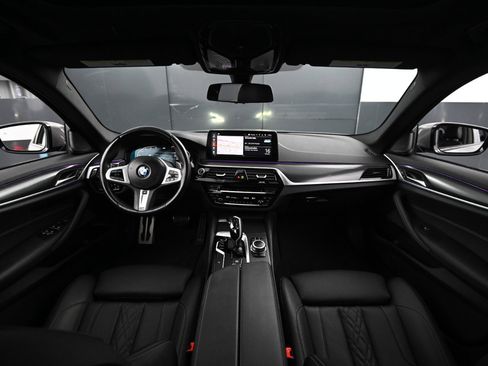 Used 2022 BMW 530i xDrive image 19