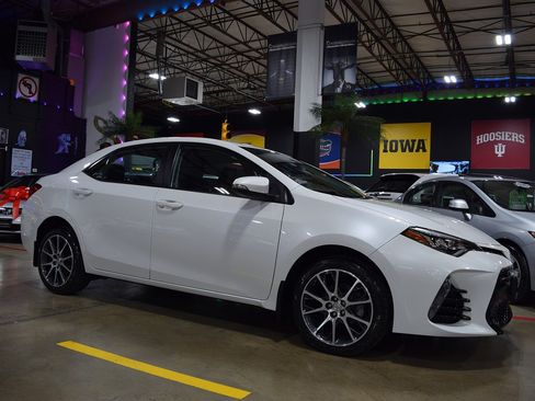 Used 2017 Toyota Corolla SE 50th Anniversary image 13