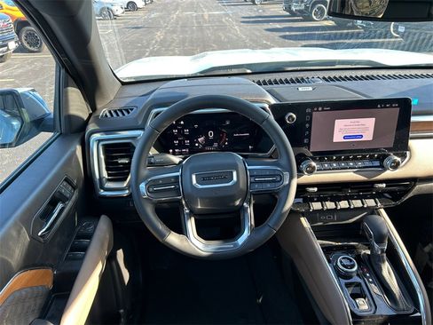 New 2026 GMC Canyon Denali image 32