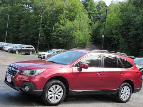 Used 2019 Subaru Outback 2.5i Premium AWD/4WD image 2