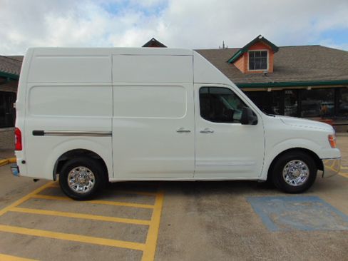 Used 2017 Nissan NV 2500 SL image 10