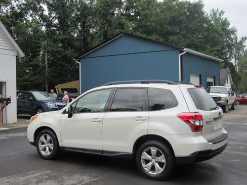 Used 2015 Subaru Forester 2.5i Premium AWD/4WD image 4