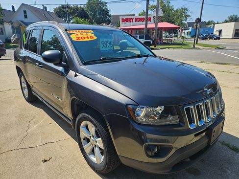 Used 2015 Jeep Compass 4WD Sport image 2
