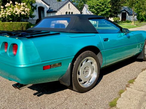 Used 1991 Chevrolet Corvette image 8