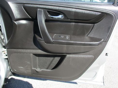 Used 2013 Chevrolet Traverse LT image 29