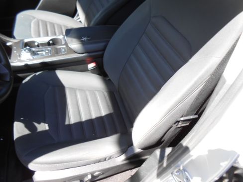 Used 2017 Ford Fusion SE FWD image 9