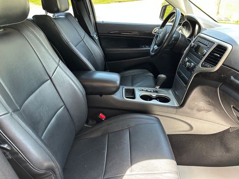 Used 2012 Jeep Grand Cherokee Laredo image 12