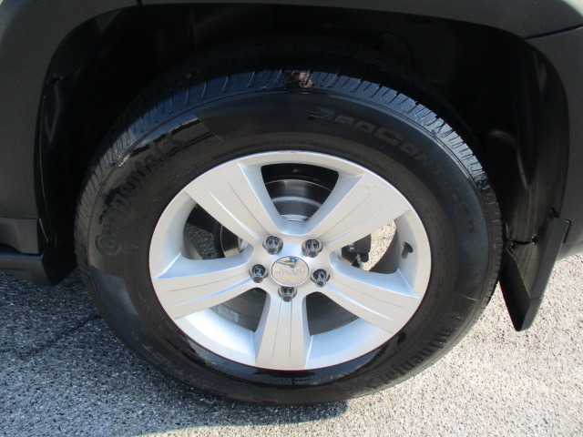 Used 2015 Jeep Compass 4WD Latitude image 14