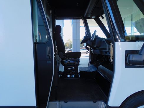 New 2025 Chevrolet Brightdrop 400 image 29