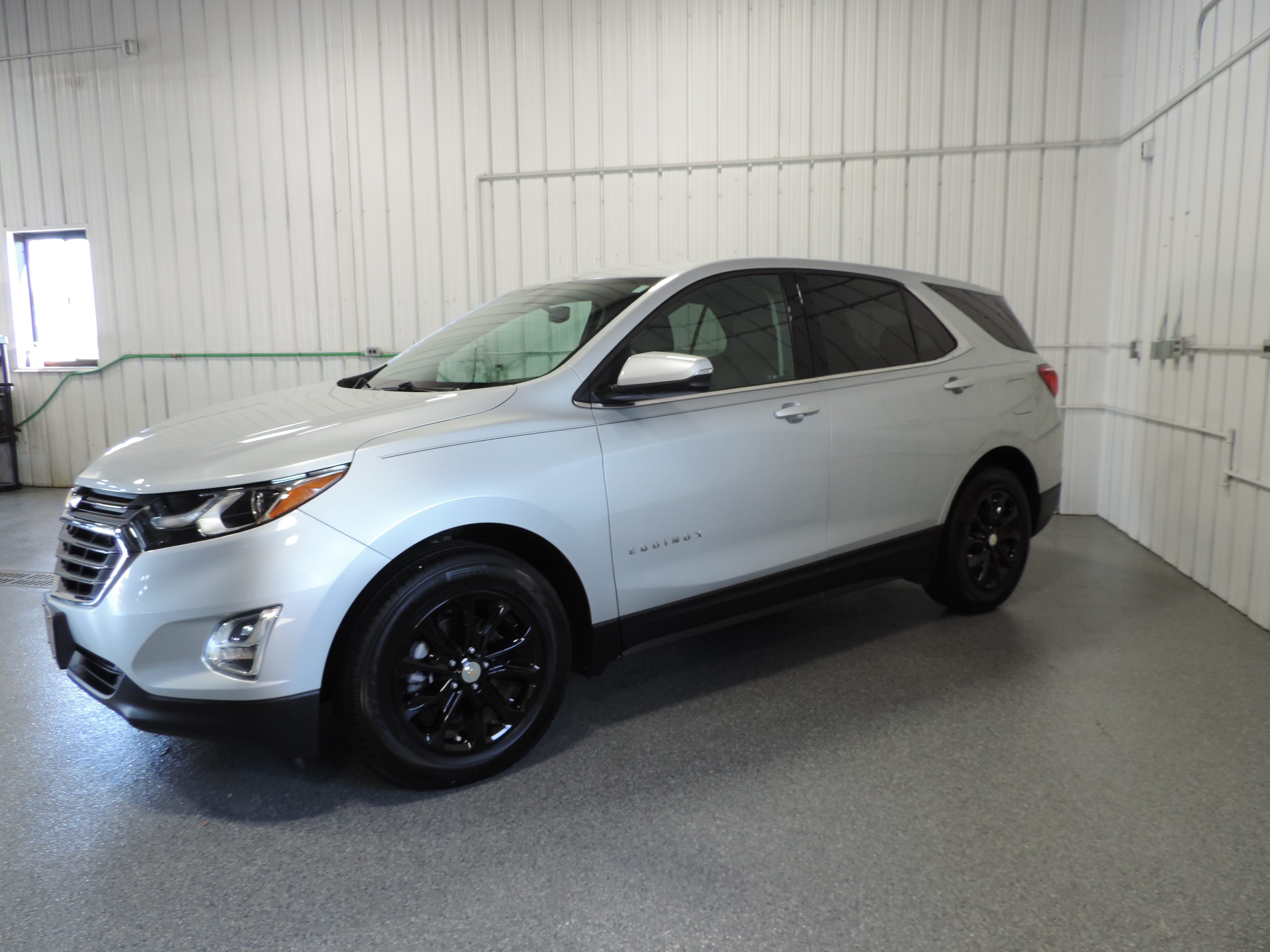 Used 2018 Chevrolet Equinox FWD LT w/ 1LT image 3