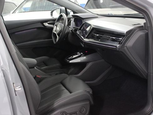 Used 2024 Audi Q4 e-tron Premium Plus image 44