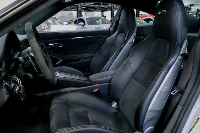 Used 2018 Porsche 911 GT3 RWD image 25