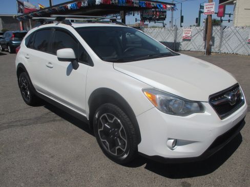 Used 2013 Subaru XV Crosstrek 2.0i Premium AWD/4WD image 3