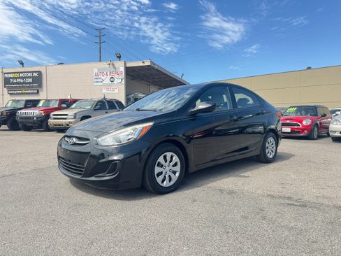 Used 2016 Hyundai Accent SE Sedan FWD image 3
