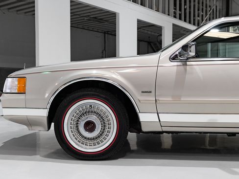 Used 1990 Lincoln Mark VII Blass image 9