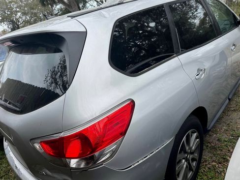 Used 2013 Nissan Pathfinder FWD image 4