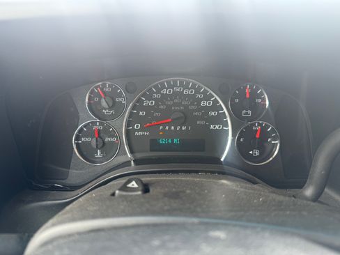 Used 2022 GMC Savana 2500 LT image 17