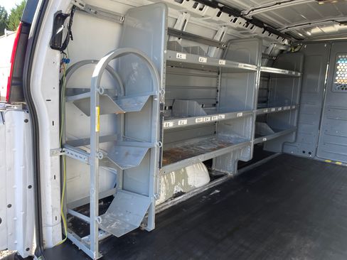 Used 2017 Chevrolet Express 2500 image 8