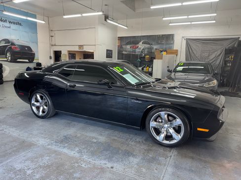 Used 2012 Dodge Challenger R/T image 12