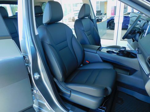 Used 2026 Nissan Rogue SV image 22