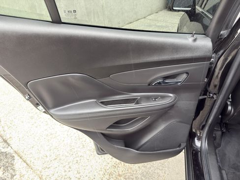 Used 2021 Buick Encore Preferred image 23