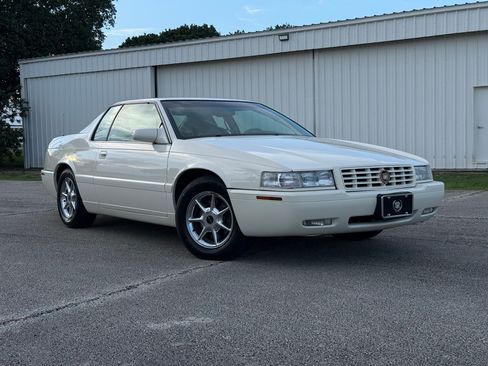 Used 2002 Cadillac Eldorado Collector's Edition FWD image 3