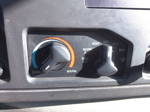 Used 2012 Ford E-150 and Econoline 150 image 23