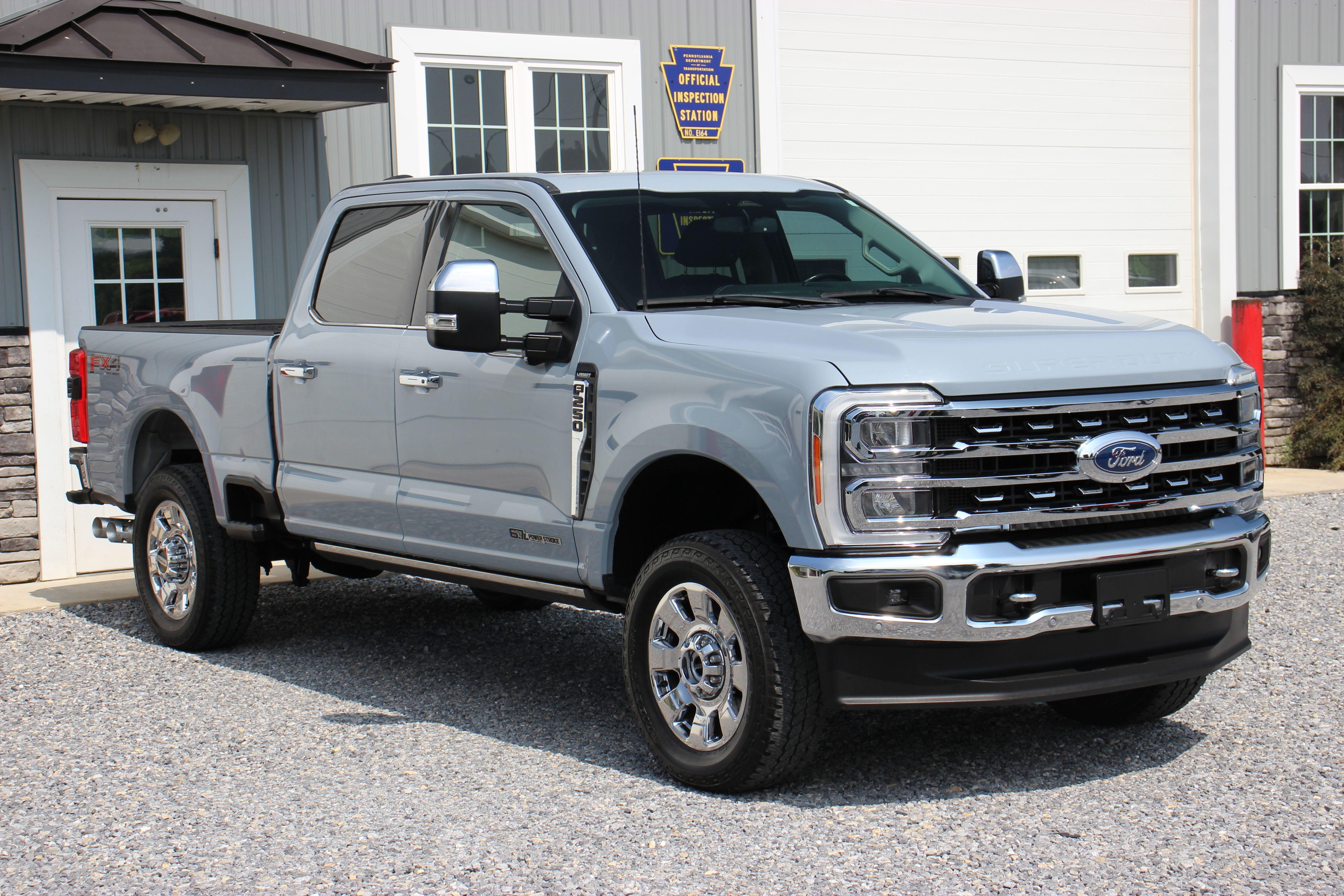 Used 2024 Ford F250 4x4 Crew Cab Super Duty image 1